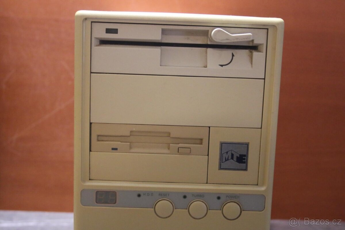 MUZEUM PC - Staré PC - 486DX4 Plus - 13