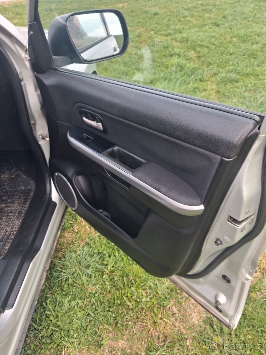 suzuki Grand Vitara 1,9ddis - 13