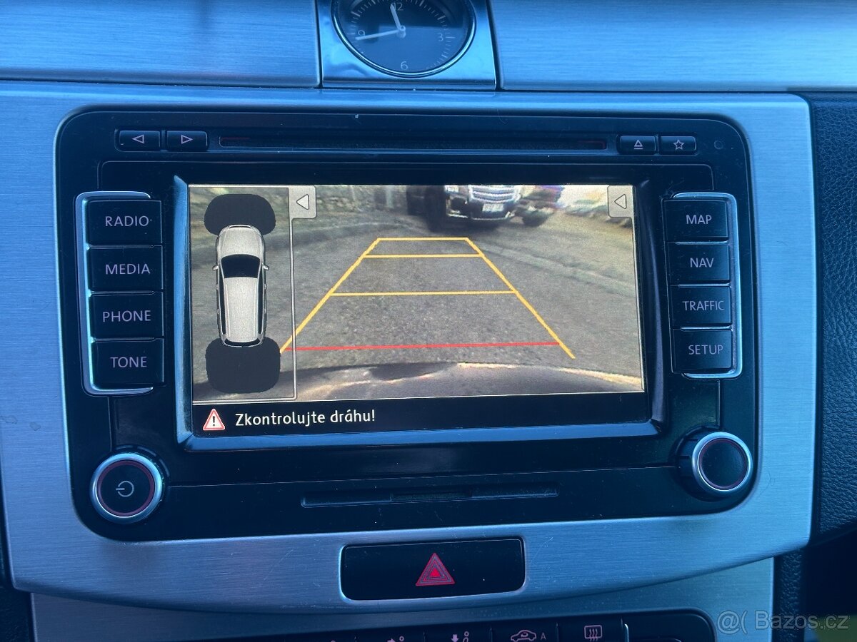 Volkswagen Passat 2011 - 13