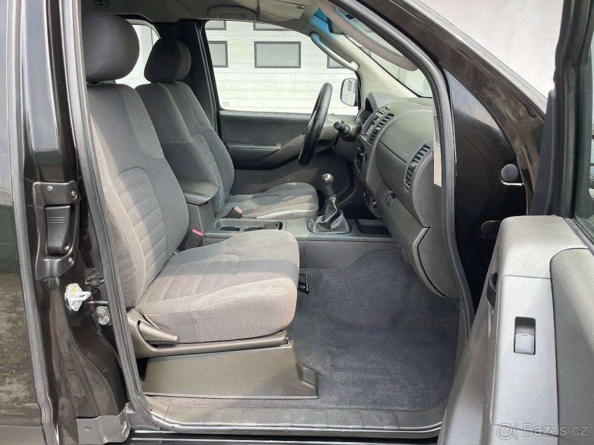 Nissan Navara 2,5dci 128kW, klima - 13