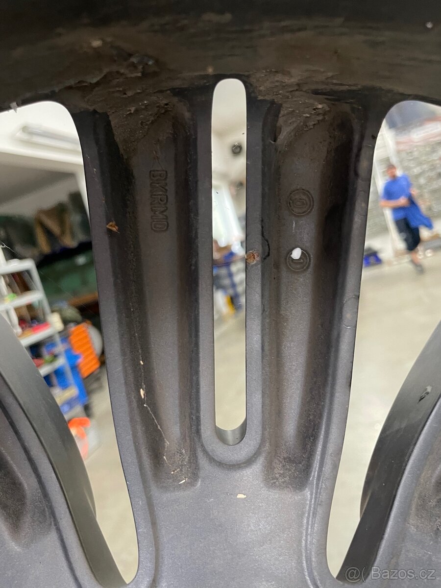 Disk z Ranger Rover Velar - 13