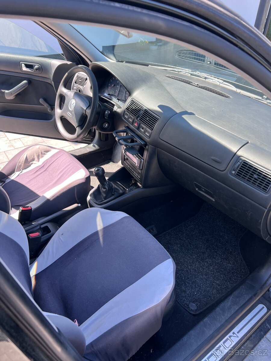 VW Golf 4 1.6 77kW (2001) - 13