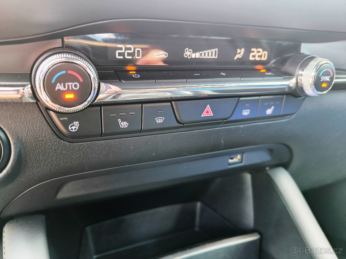 Mazda 3 2.0SkyACTIVE/90kW 1.maj., ČR, serviska - 13