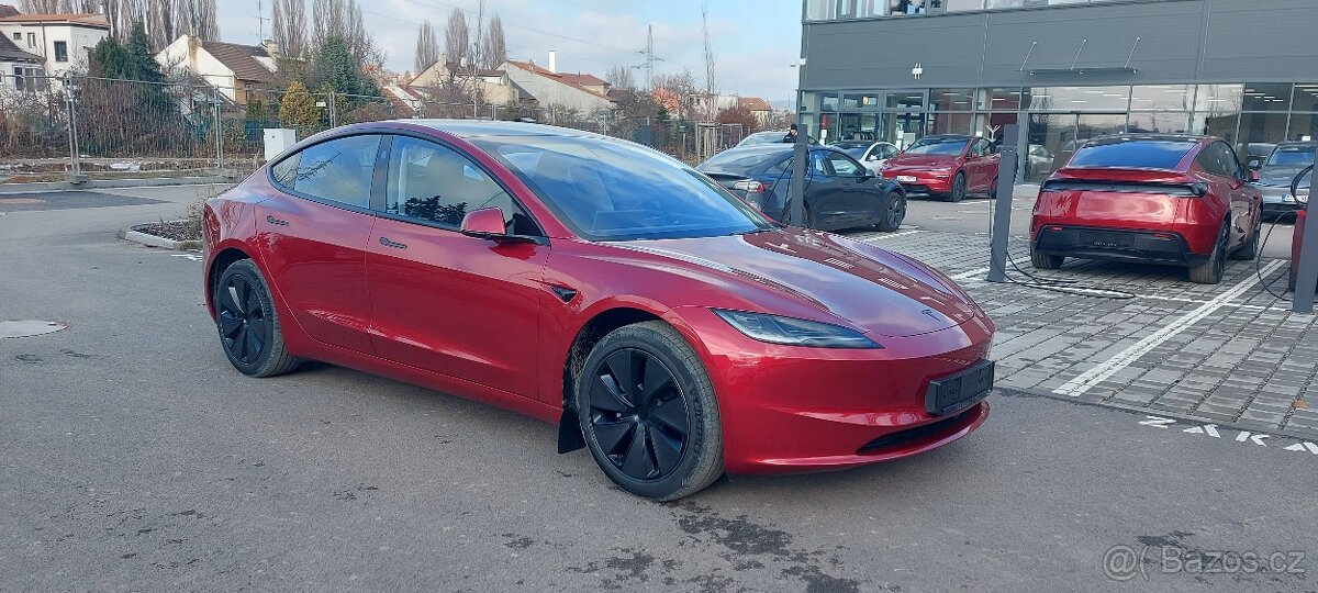 Tesla3-letní origo pneu Michelin e Primacy 235/45 R18,zánovn - 13