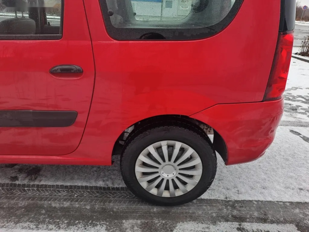 Dacia Logan, 1.6i 1.MAJ 7MÍSTNÉ SPOLEHLIVÉ - 13