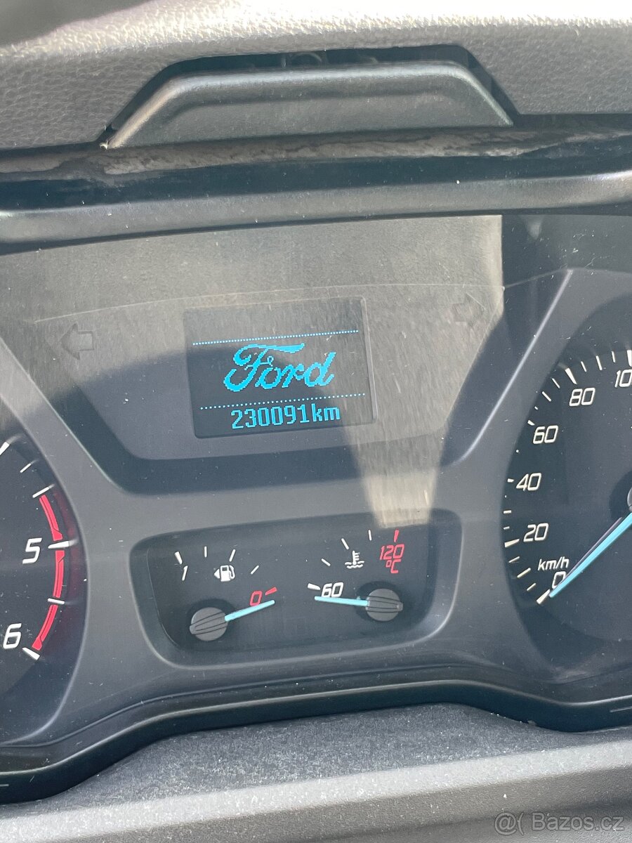 Obytny vůz Ford Transit - 13