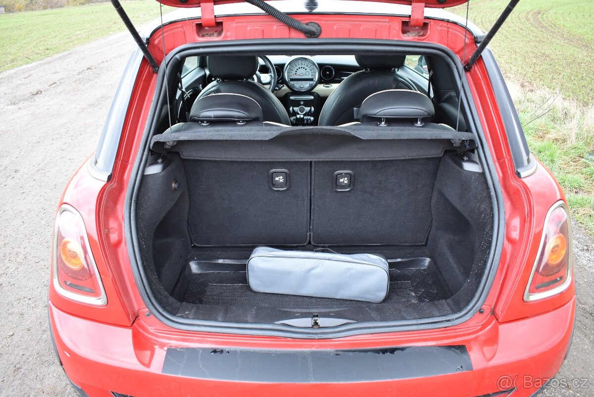 MINI COOPER S 158.702 KM,PO ROZVODECH,KŮŽE,NAVI,VÝH.SEDAČEK - 13