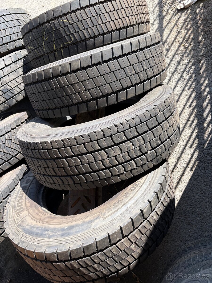 Pneumatiky na nákladní auto - 13