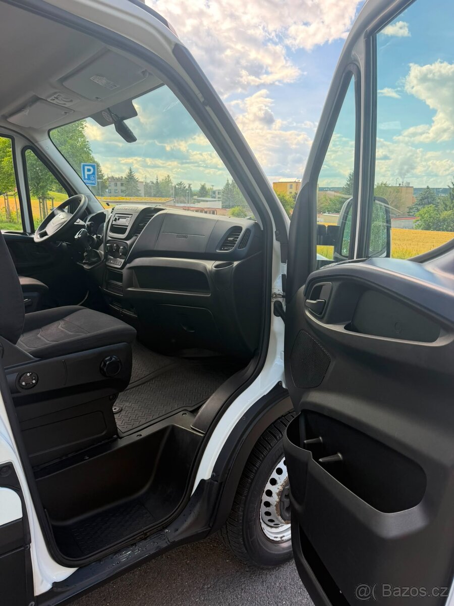 IVECO DAILY 2,3 jtd - 2019 - Automat - 13