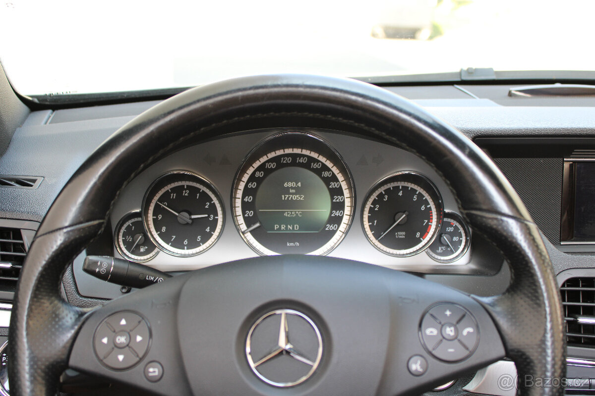 Mercedes-Benz E 200 CGI / 135kW / Navi / 2010 / Cabrio - 13