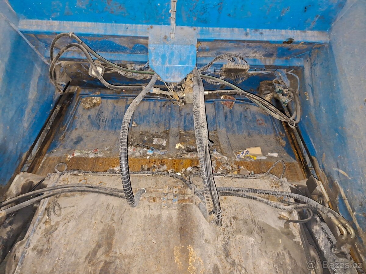 MB AXOR 1833 AK 4X4 - 13