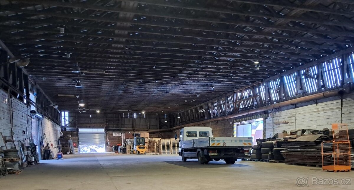 Areál, haly, sklady, výroba, garáže a zázemí. - 13