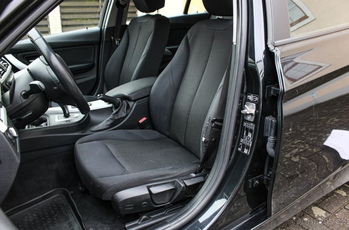 BMW Rad 3 Touring 320d A/T 135kW - 13