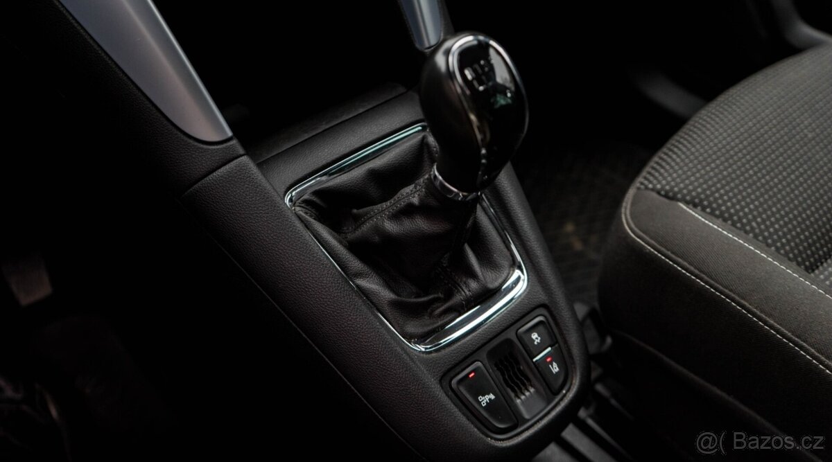 Opel Zafira Tourer 1.4 Benzín + LPG - 13