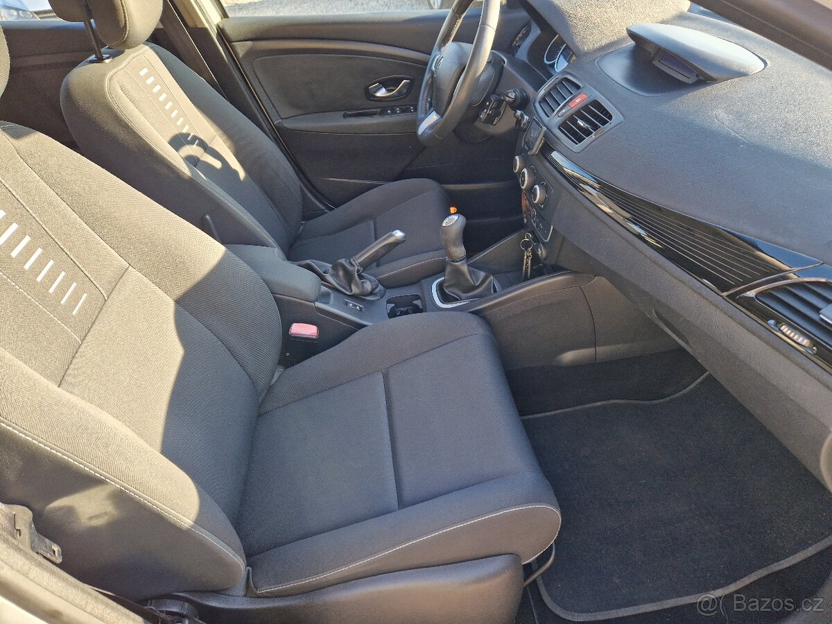 Renault Mégane III,1.5dCi,66KW,KLIMA,R.V.2011 - 13