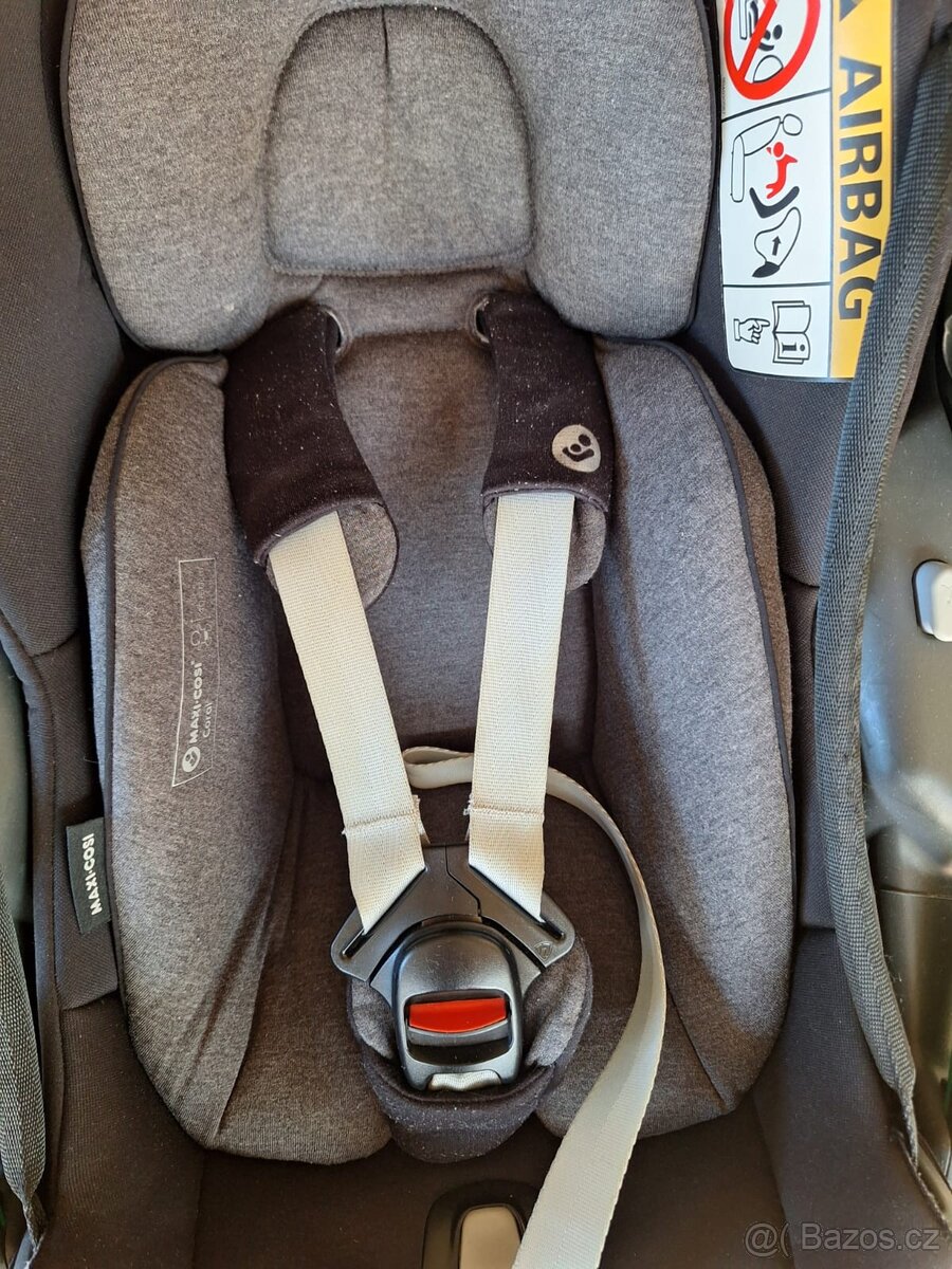 Maxi-Cosi + Family Fix3 - 13