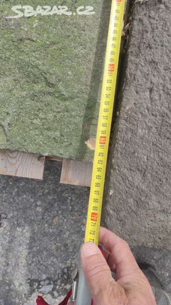 Staré kamenné stříšky, pískovcové hlavice, 5 ks - 13