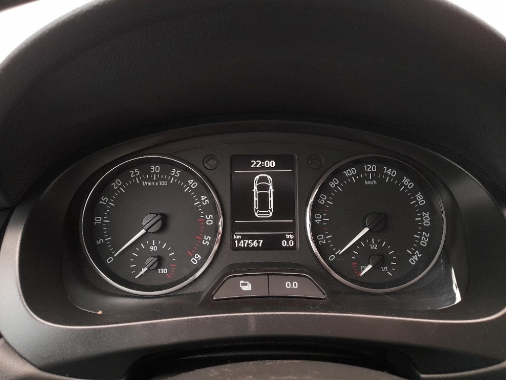 Škoda Rapid 1,6 TDI 66 KW STK AC KM - 13