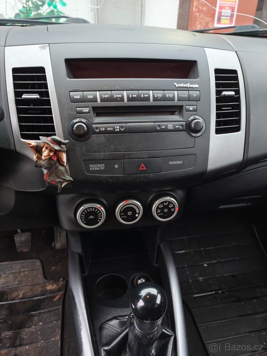 Mitsubishi Outlander 2 - 13