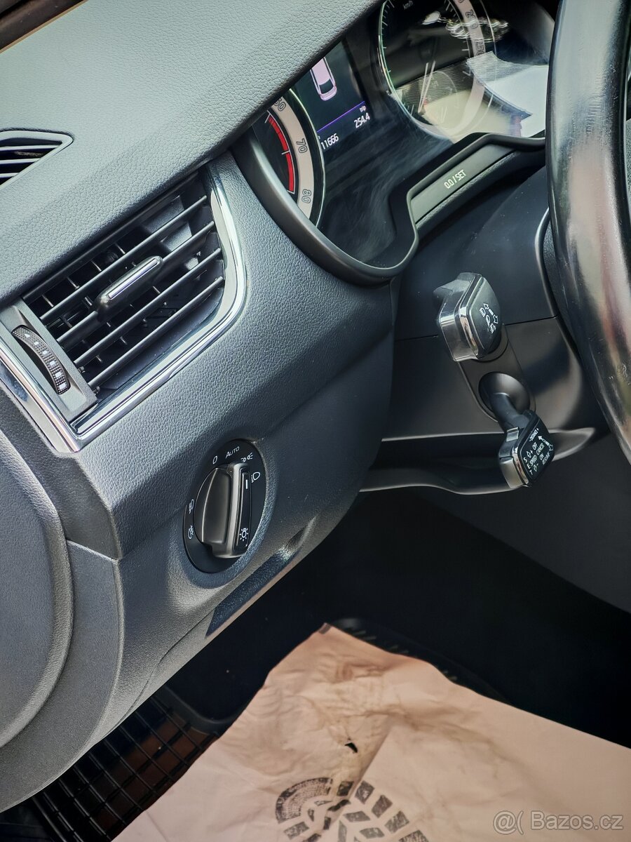 Prodám Škoda Octavia III combi G-teg - 13