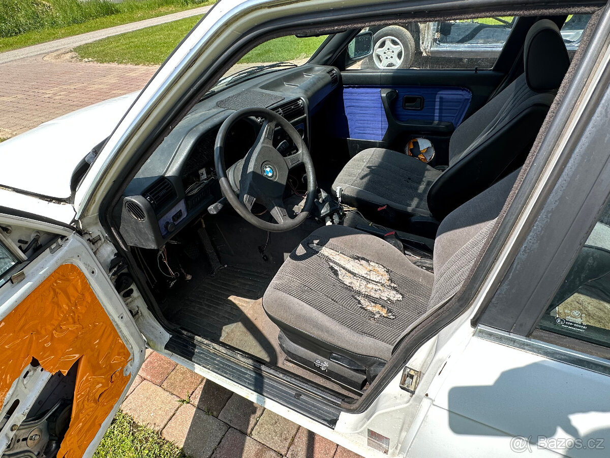 BMW 324d E30 plastak PRODEJ NÁHRÁDNÍ DÍLY - 13