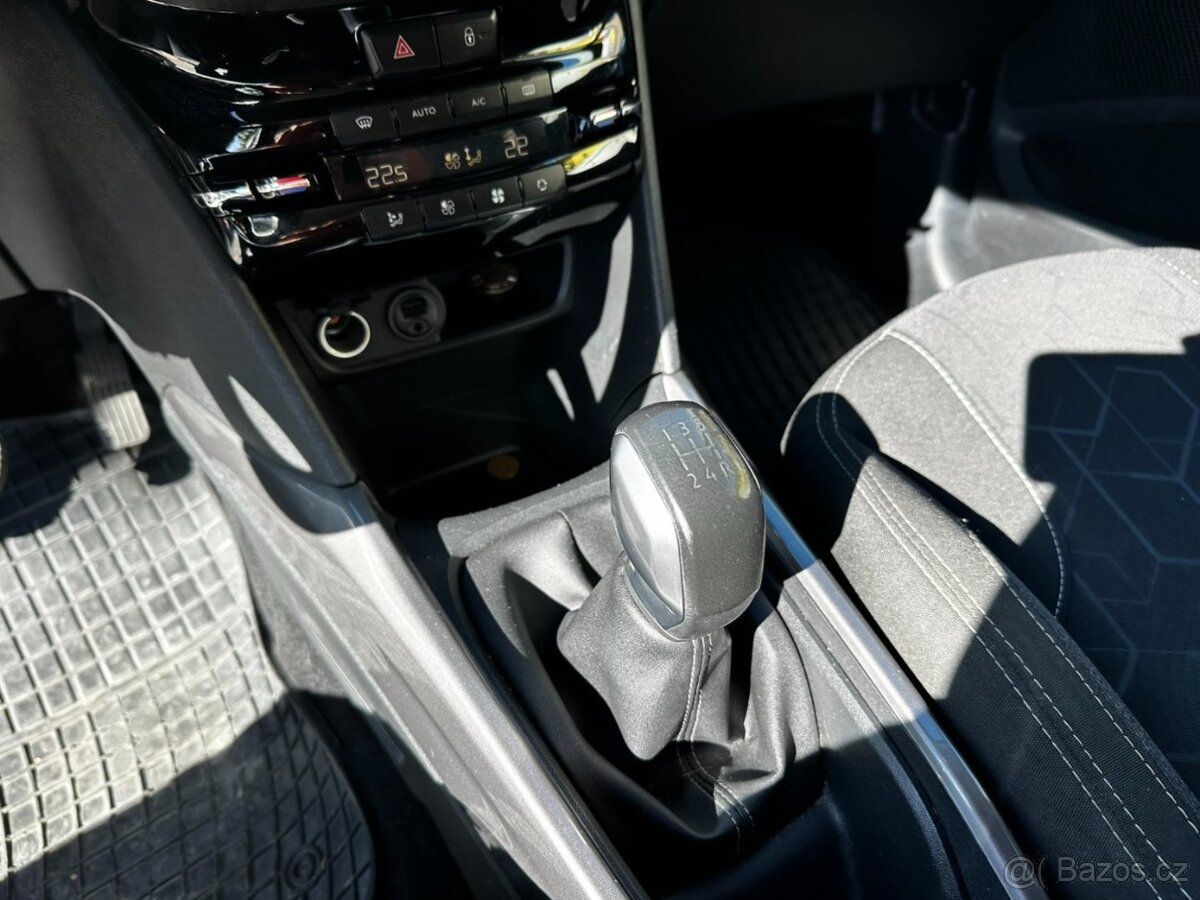 Peugeot 2008 1.2 PureTech Style - 13