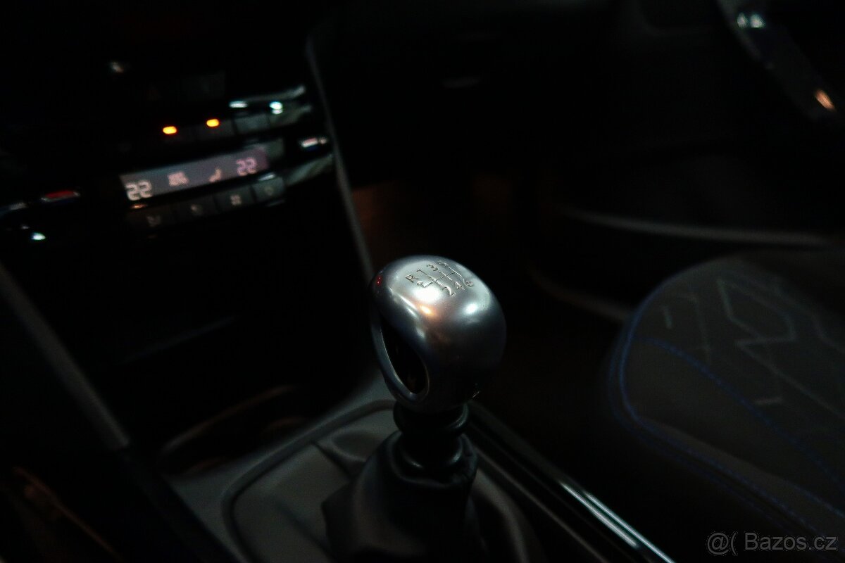 Peugeot 2008 1.2 PT 96kW,SIGNATURE,CARPLAY,ZÁRUKA,1.MAJ. - 13