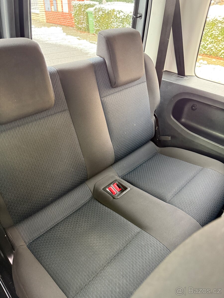 VW Caddy 2.0 TDi - 75kw - 7 mist - rok 2015 - 13