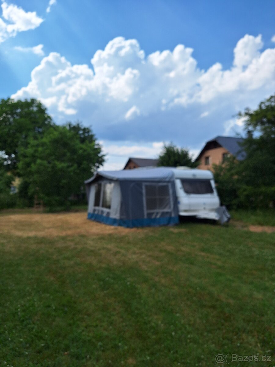 Obytný přívěs Hobby 400 Deluxe - 13