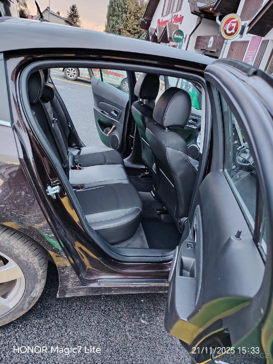 Chevrolet Cruze - 13