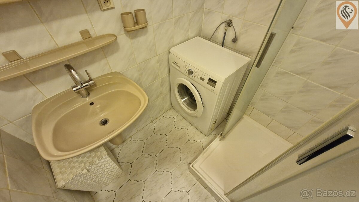 Byt 3+1, částečně vybavený, možnost i s garáží, lokalita Roz - 13