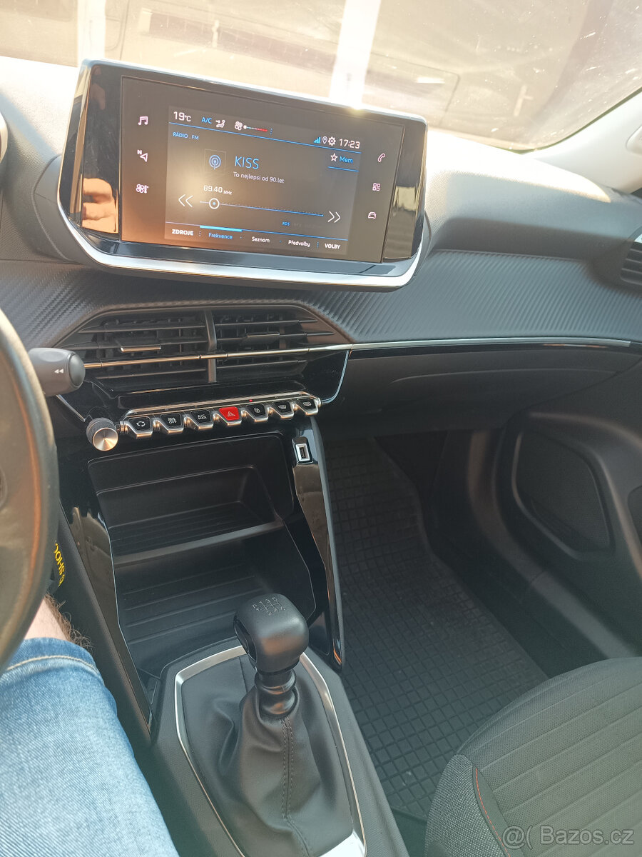 Peugeot 2008 1.2 74kw - 13