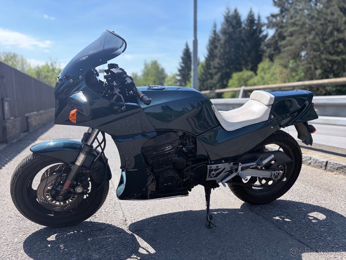 Kawasaki GPZ 900 - 13