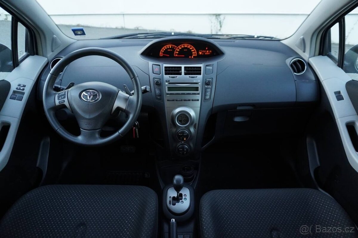 Toyota Yaris 1.3 AUTOMAT - 13