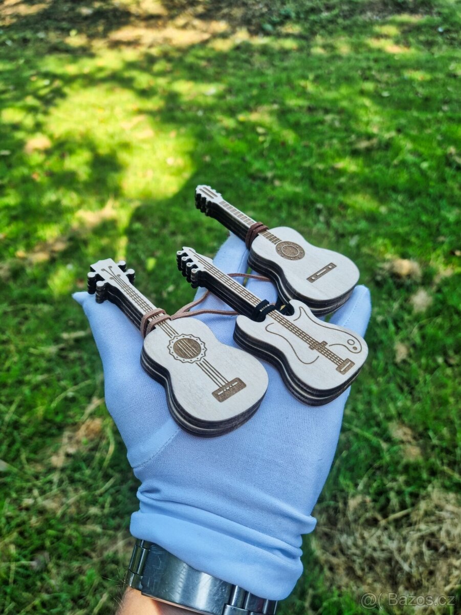 Kytara – dřevěný box na trsátka (verze 2) - 13