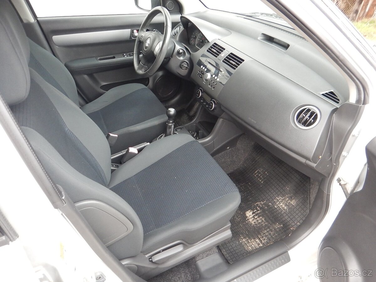 SUZUKI Swift 1.3 GLX - 13