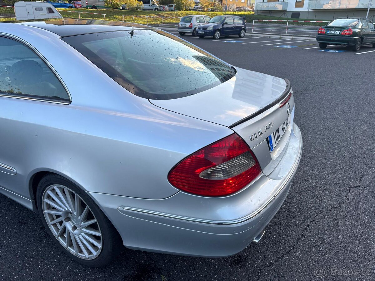 CLK 320 CDI Coupé Avantgarde (W209) - 13