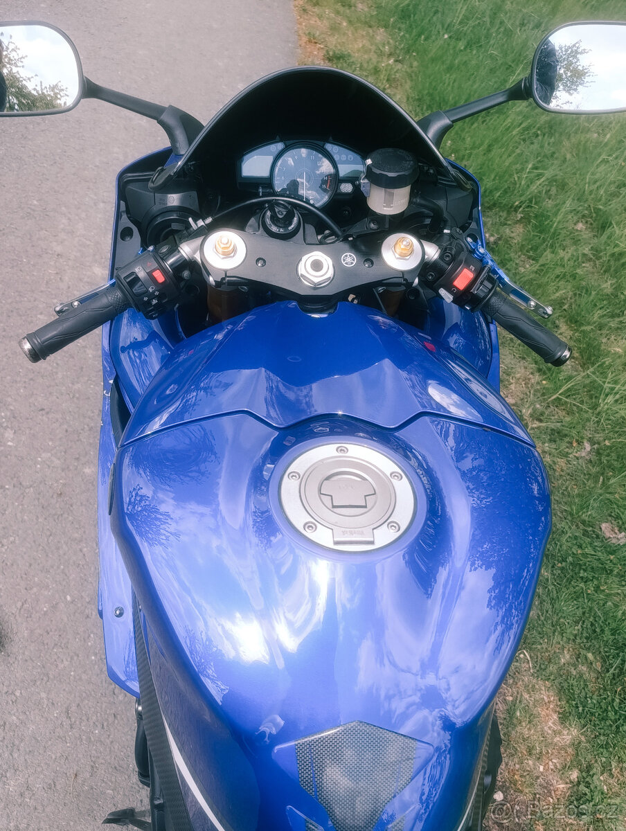 Yamaha YZF-R1 - 13