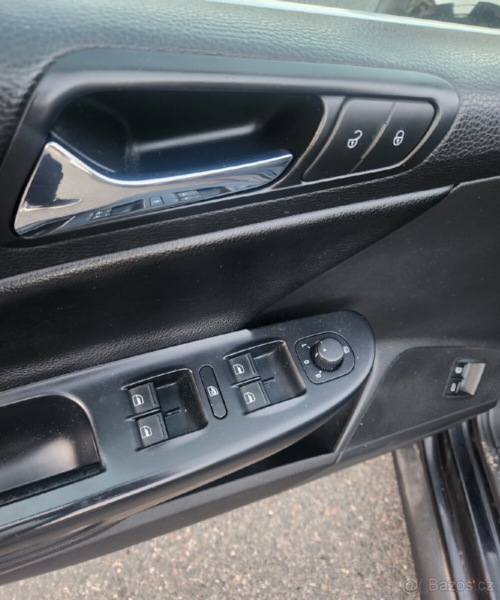 Volkswagen Passat 2.0 TDI - 13