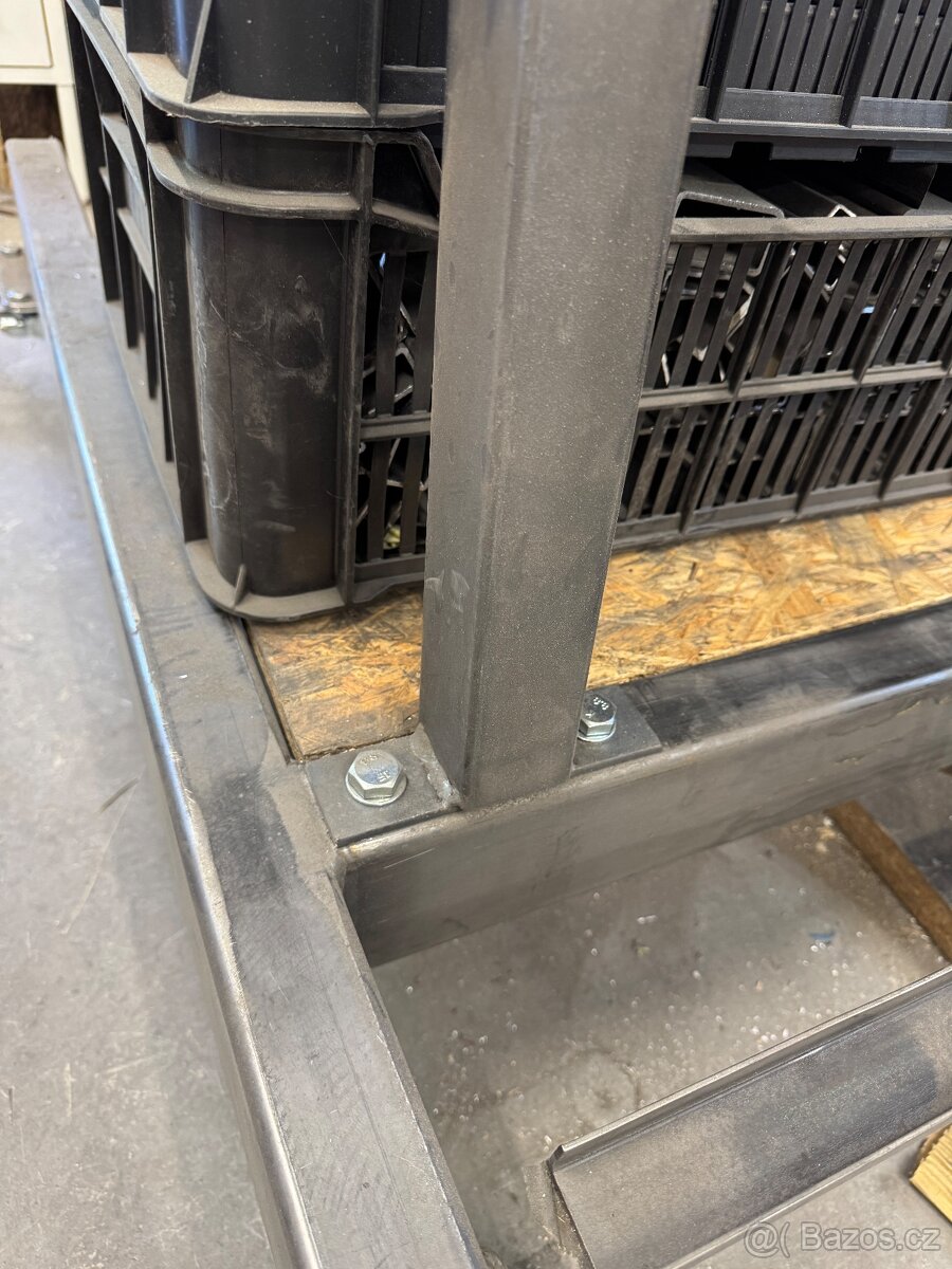 Pojízdný regál na kovový materiál - 13