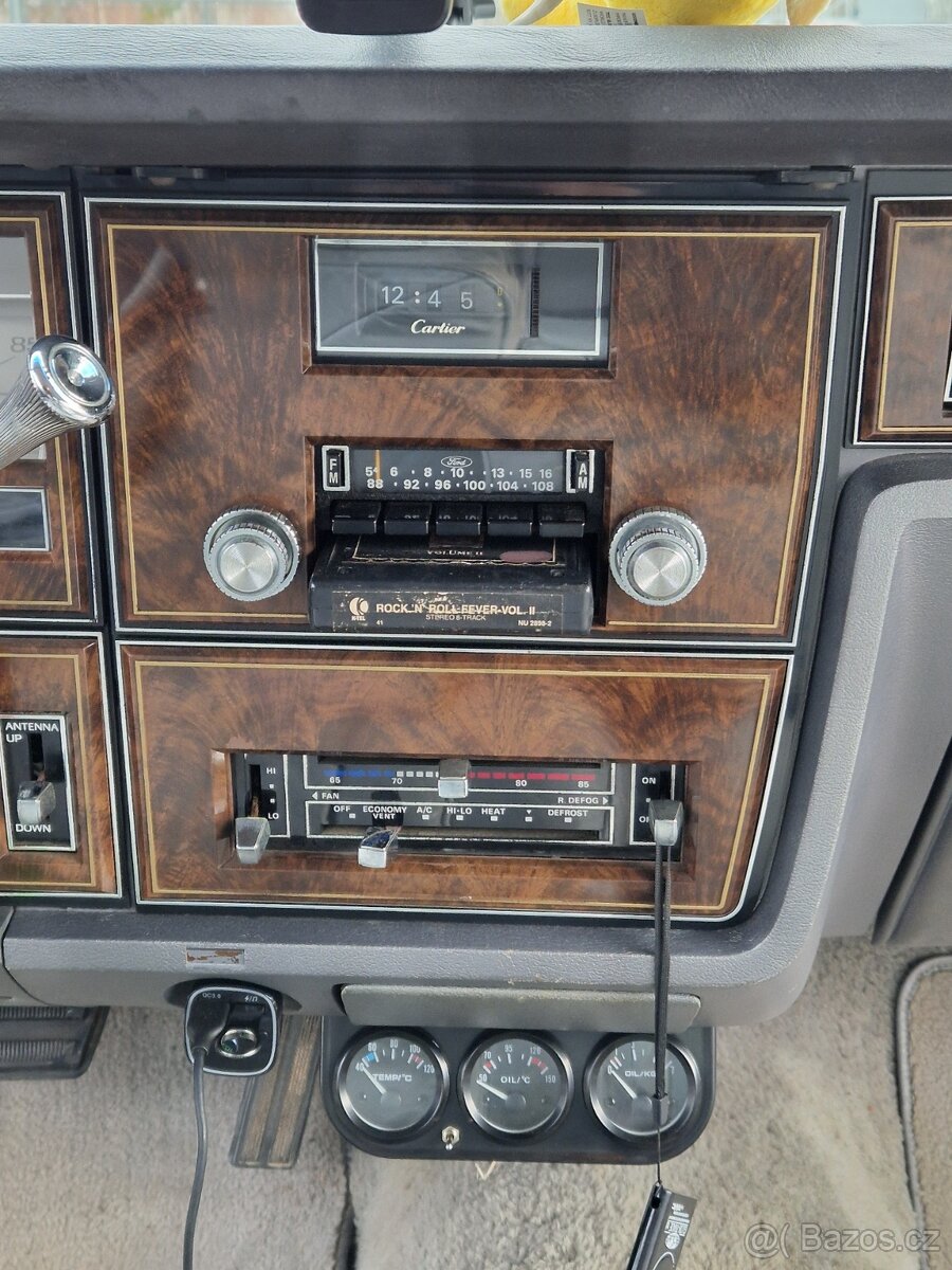 Lincoln Continental Town Coupé (1979) - 13