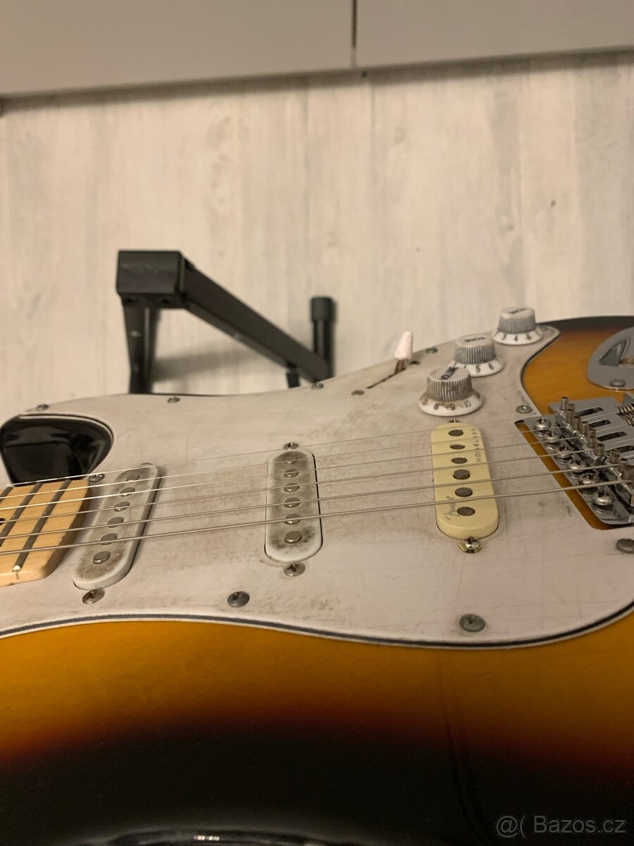 Fender Stratocaster Replika - 13