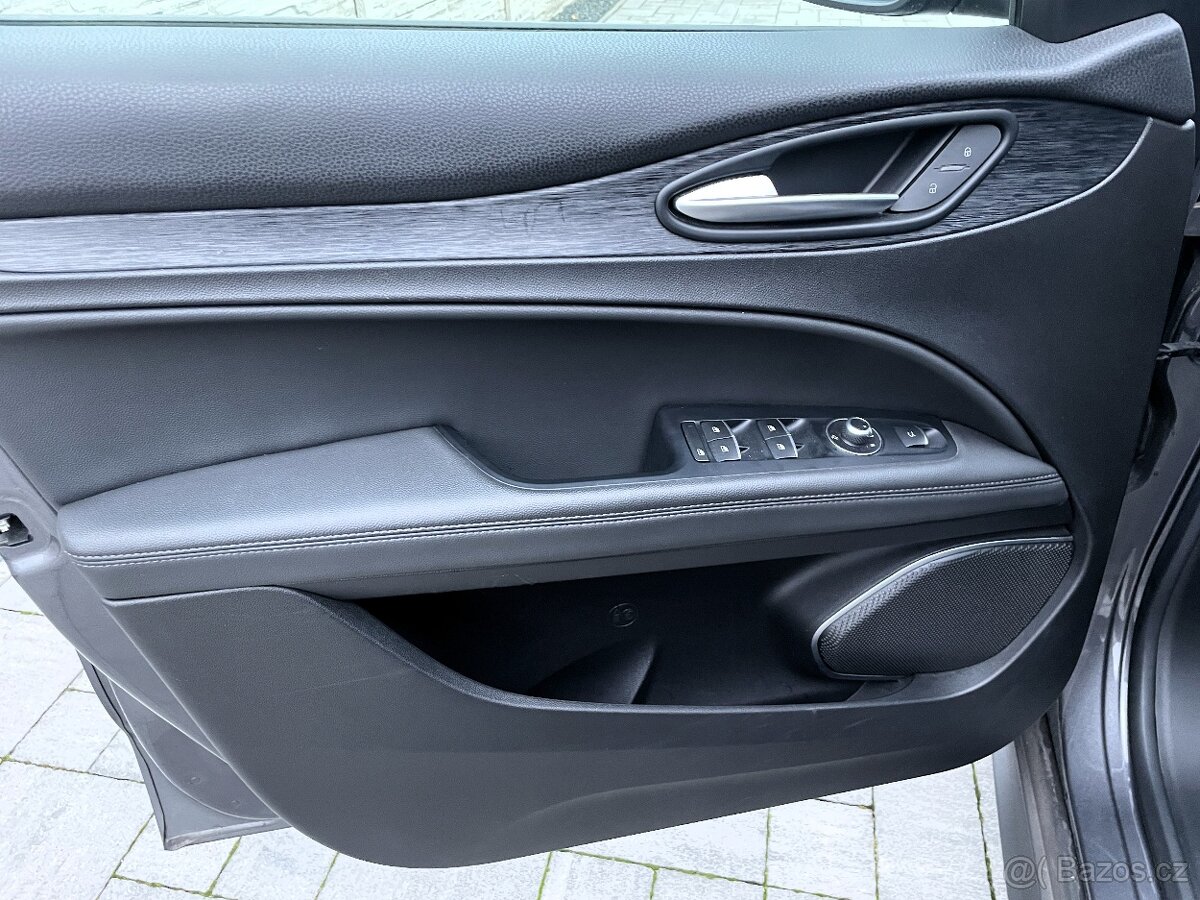 Alfa Romeo Stelvio 2.2 JTD 118kw Automat - 13