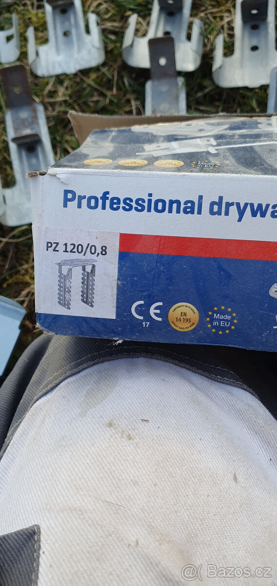 Materiál na suchou výstavbu (sádrokarton) - 13