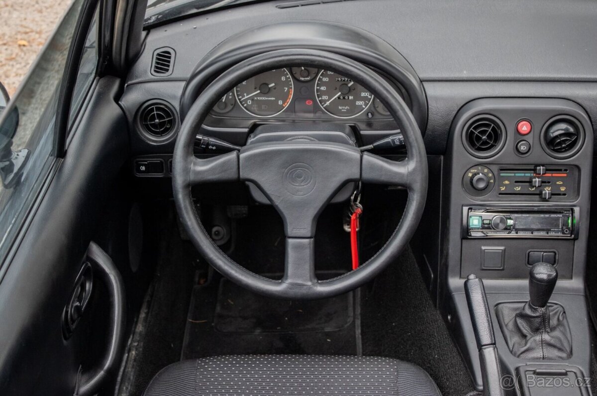 Mazda MX-5 Miata 1,8 benzín - 13