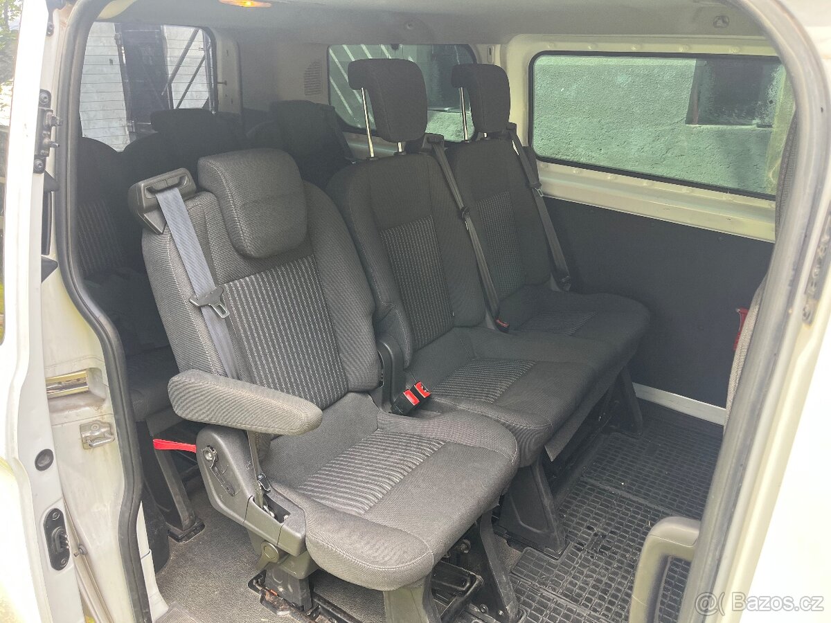 Ford Transit Custom, 9 míst - 13