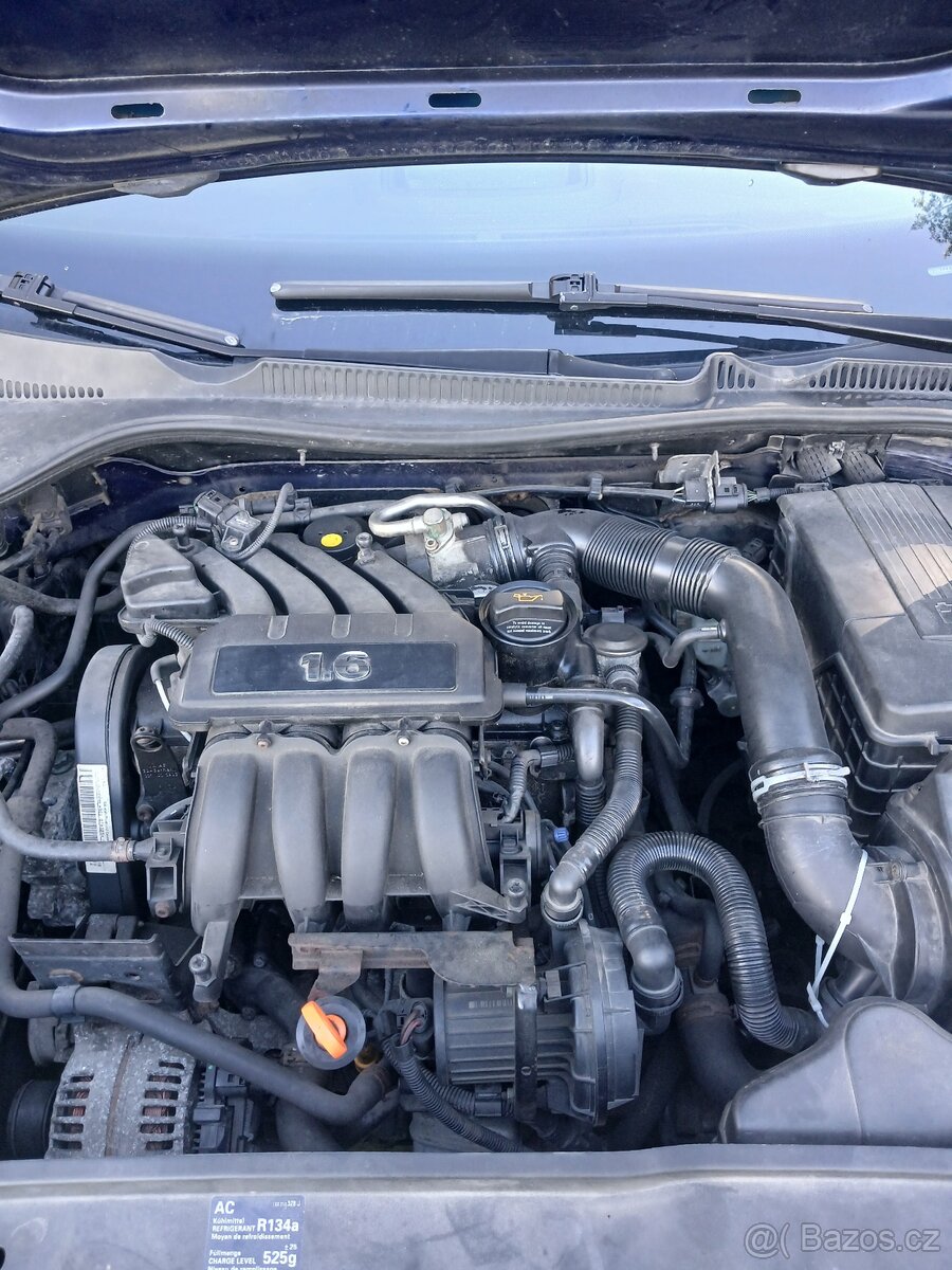 Golf 5 1.6 75kw 102 ps rok.2004 - 13