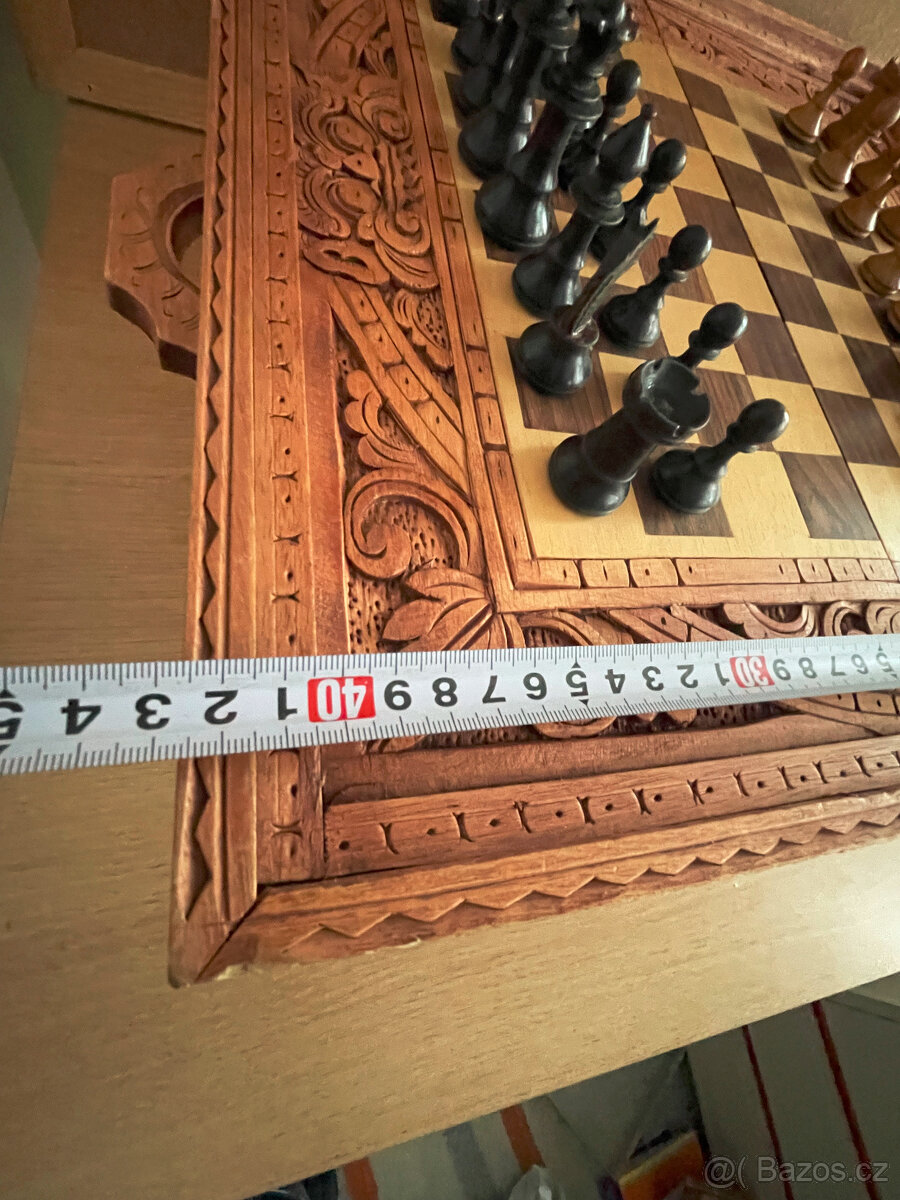 Šachovnice + dřevené šachy - 13