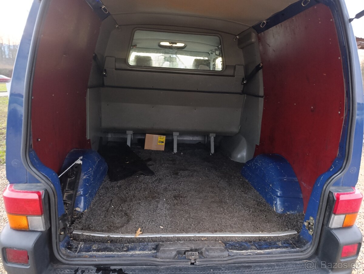 Volkswagen Transporter 2.5 TDi 75kw 5-9míst - 13