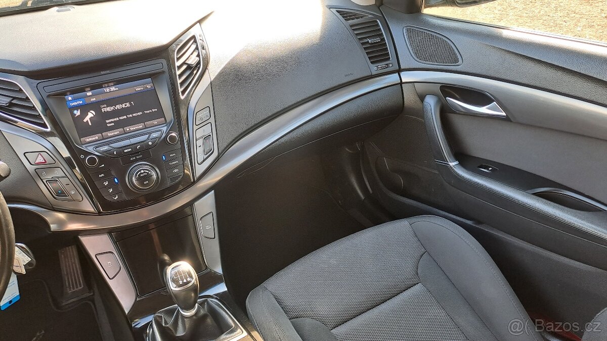 Hyundai i40 1.7 CRDi 85kW Premium ISG - 13